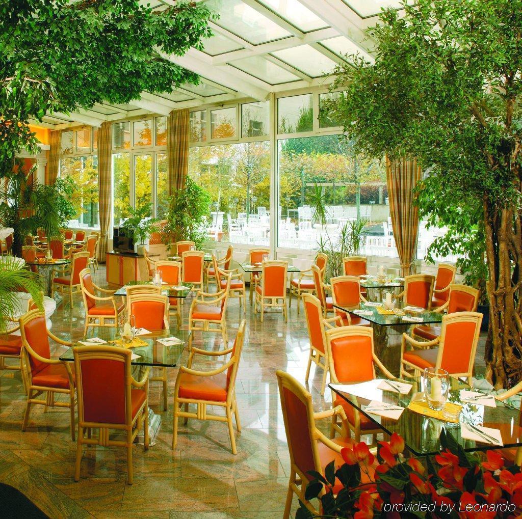 Hotel La Strada カッセル レストラン 写真