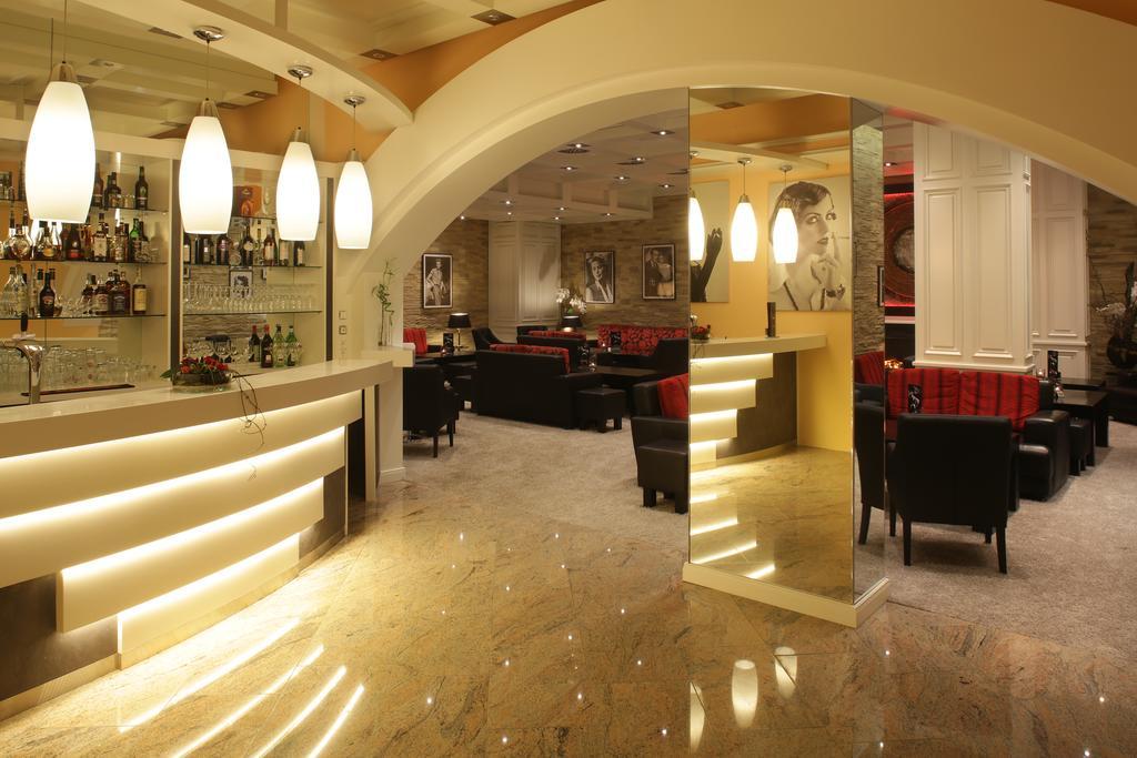 Hotel La Strada カッセル エクステリア 写真