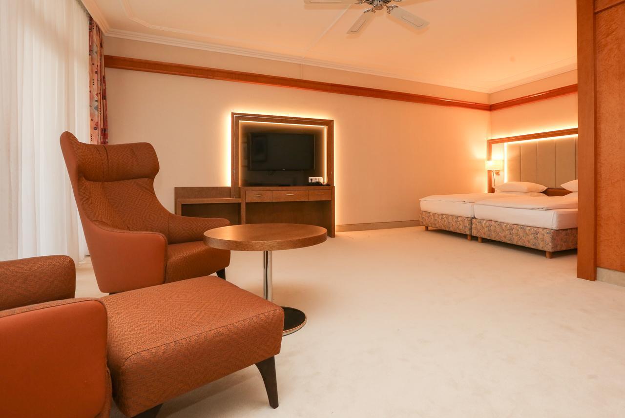 Hotel La Strada カッセル エクステリア 写真