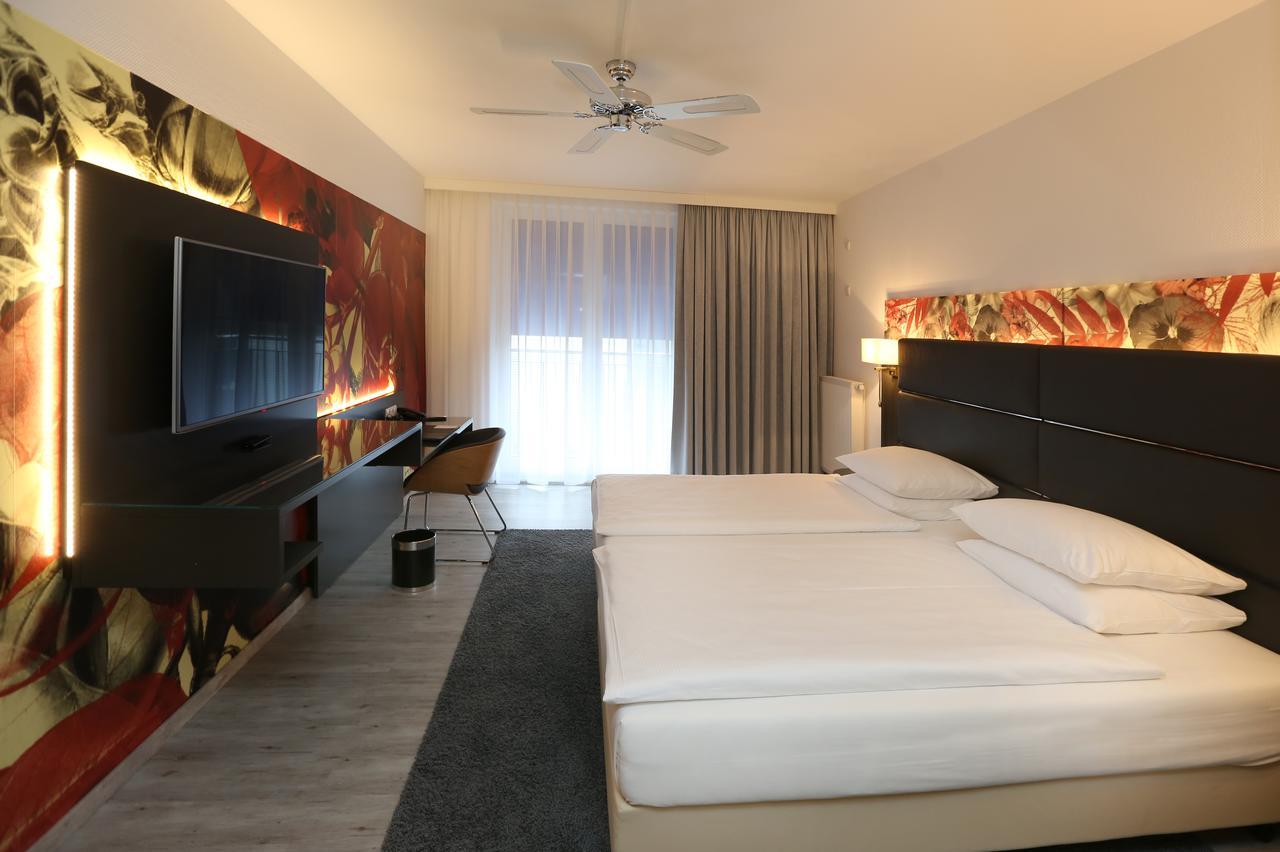 Hotel La Strada カッセル エクステリア 写真