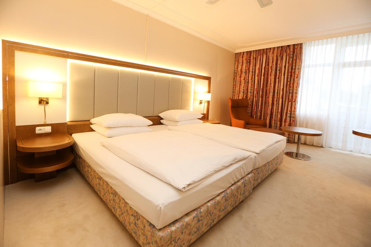 Hotel La Strada カッセル エクステリア 写真