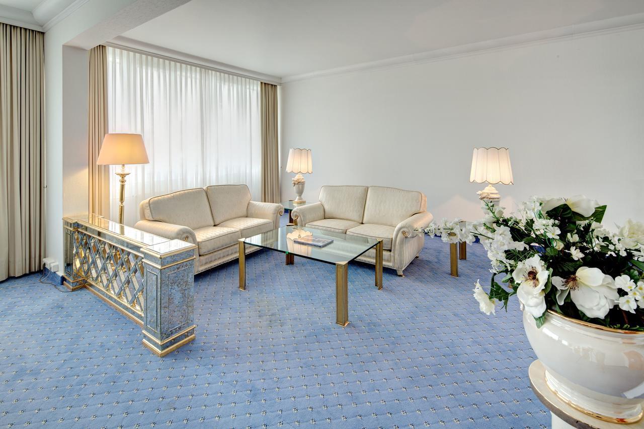 Hotel La Strada カッセル エクステリア 写真